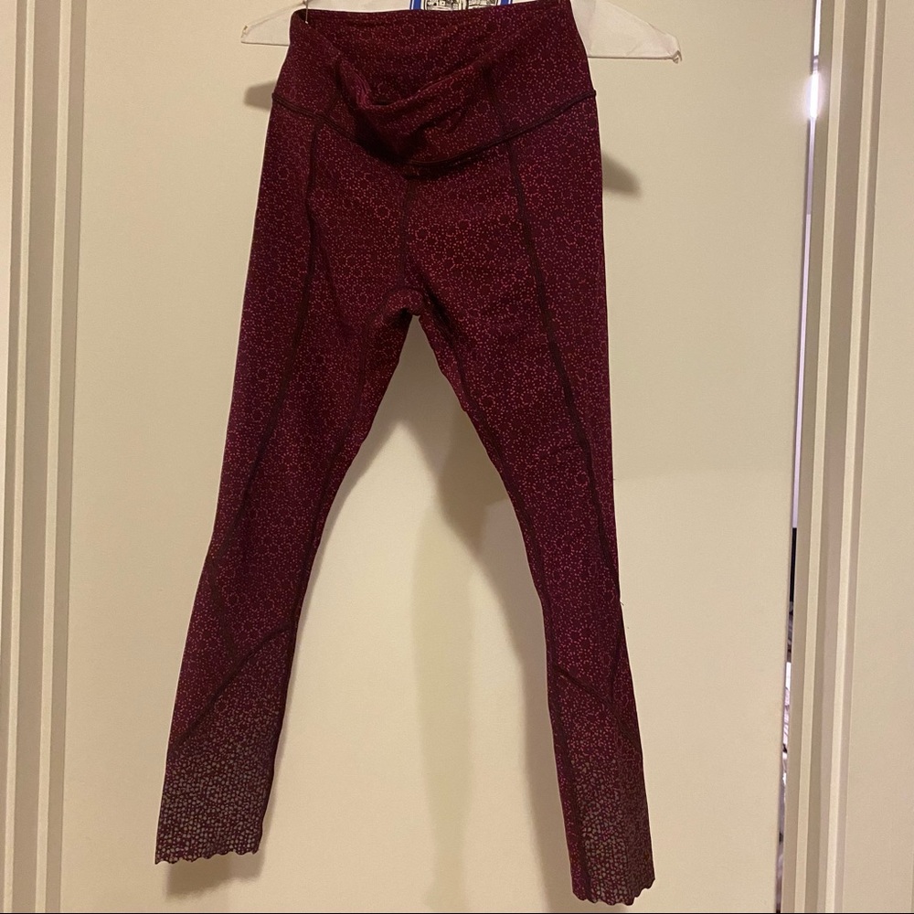 Pink patterned 7/8 length lulu lemon leggings